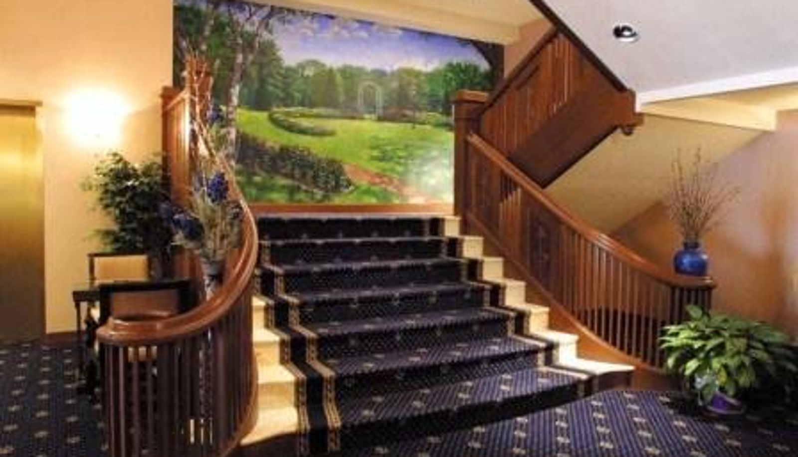 Hall - Hotel Winneshiek