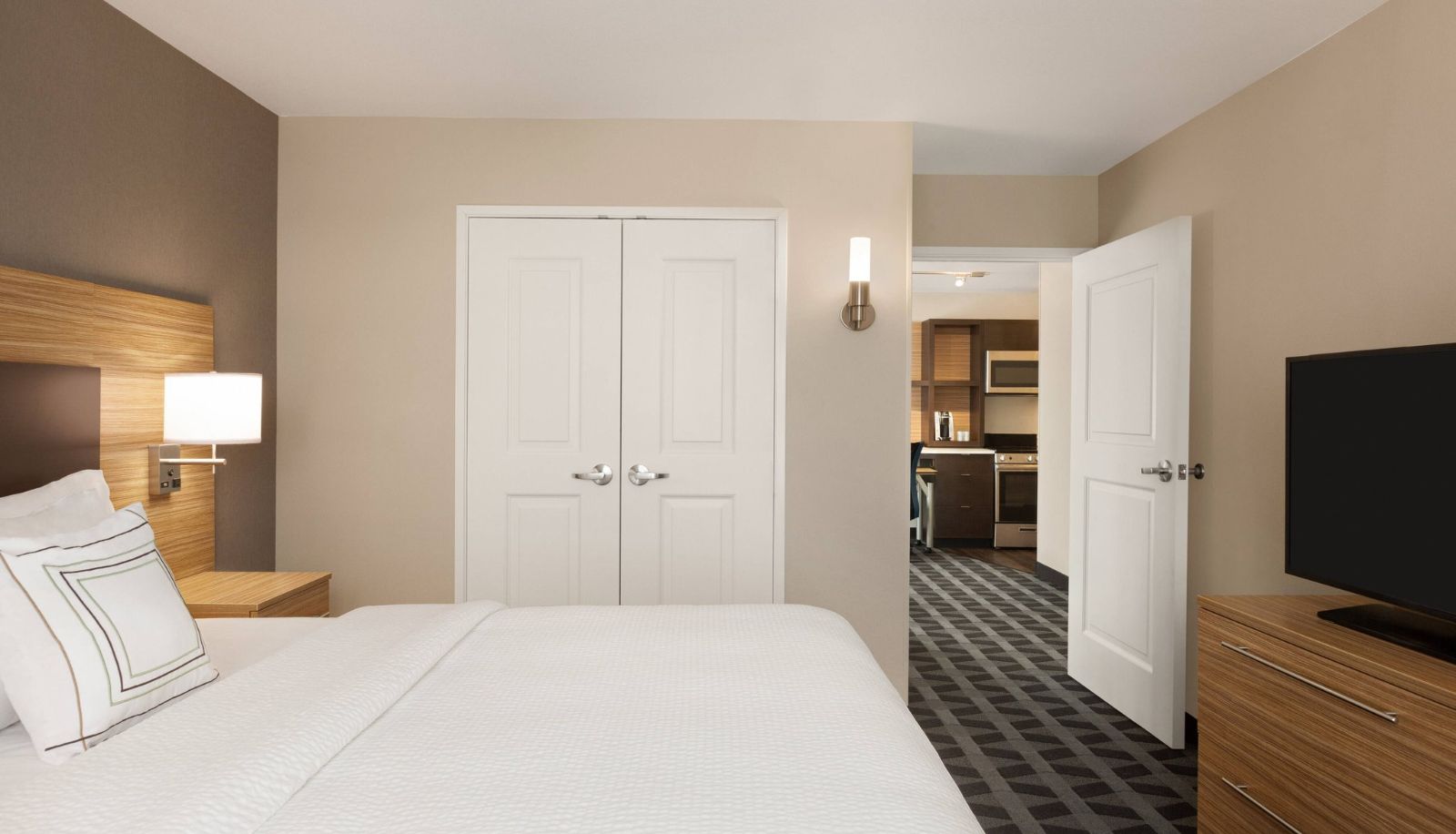 Camera - TownePlace Suites by Marriott Cedar Rapids Marion