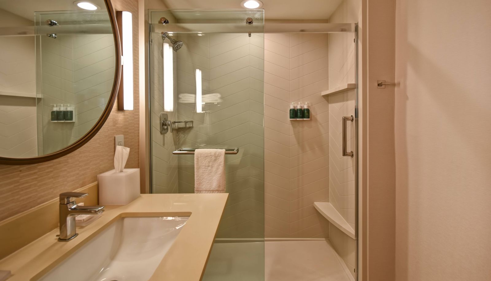 Camera - Fairfield Inn and Suites by Marriott Milwaukee North