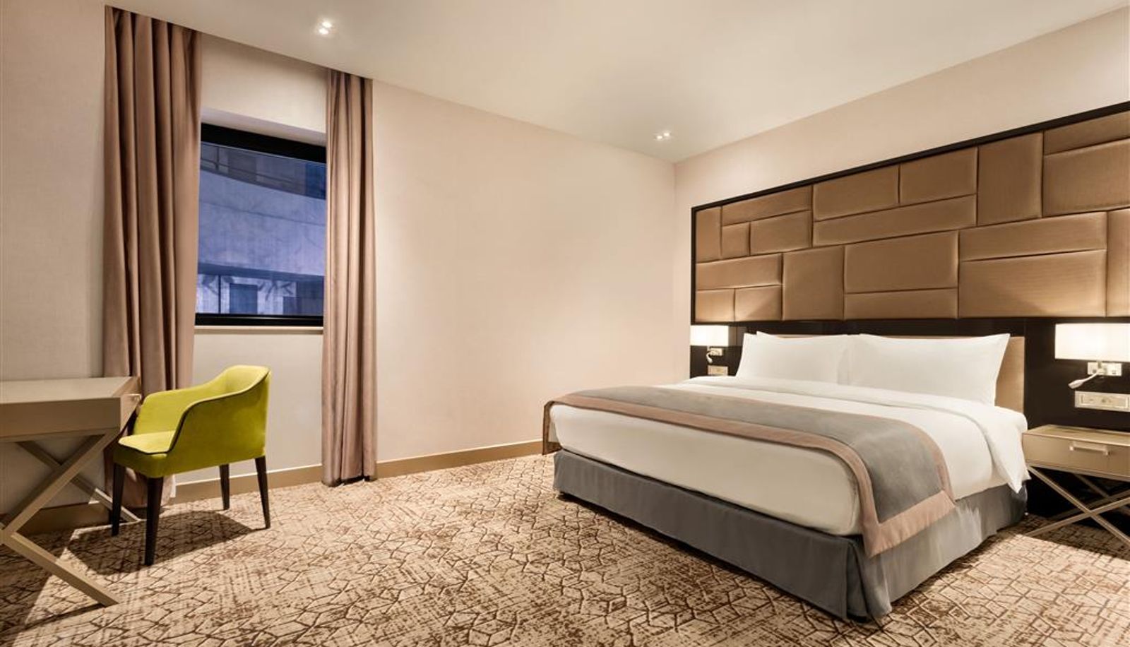 Room - Wyndham Grand Tbilisi