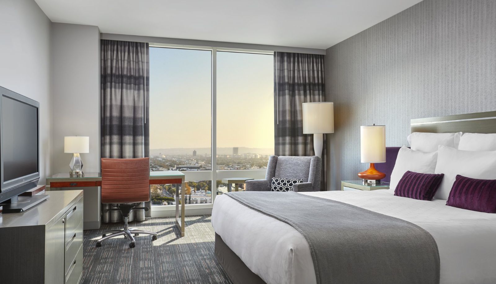 Room - Loews Hollywood Hotel