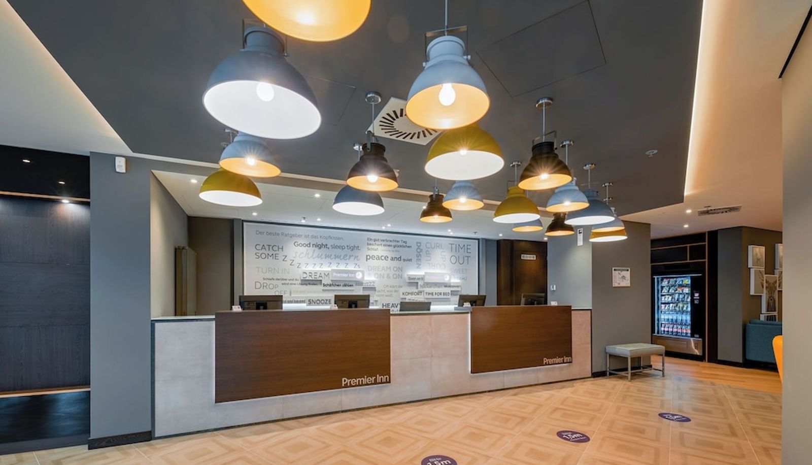 Reception - Premier Inn Stuttgart City Europaviertel