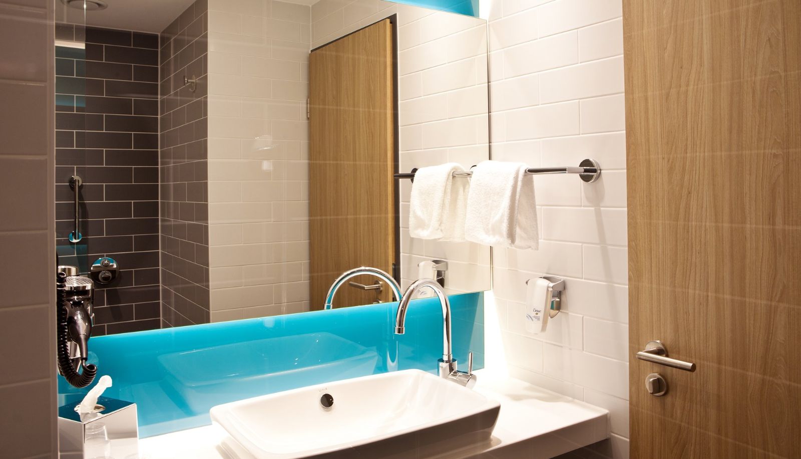 Room - Holiday Inn Express SAARBRÜCKEN by IHG