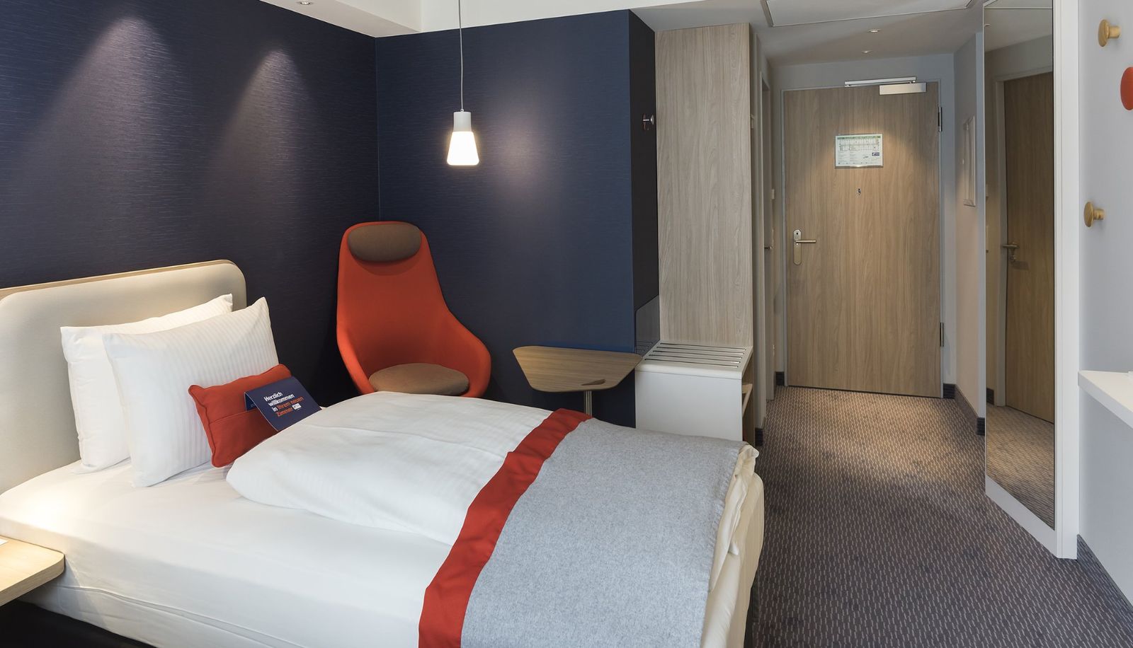 Room - Holiday Inn Express WIESBADEN by IHG***Garni Superior