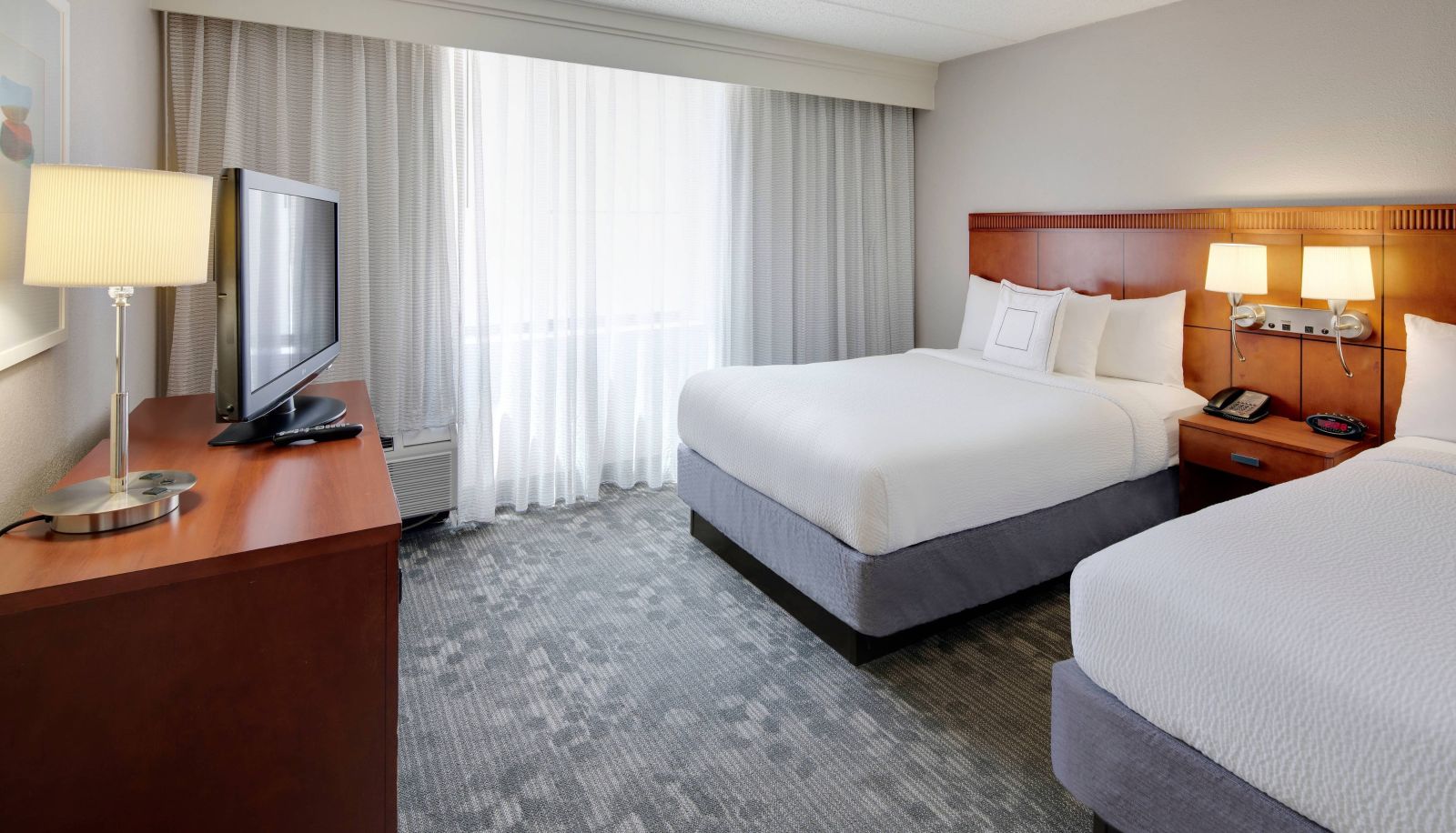 Zimmer - Courtyard by Marriott Atlanta Windy Hill Ballpark