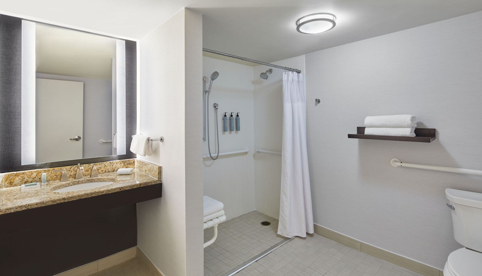 Zimmer - Courtyard by Marriott Nashville Downtown