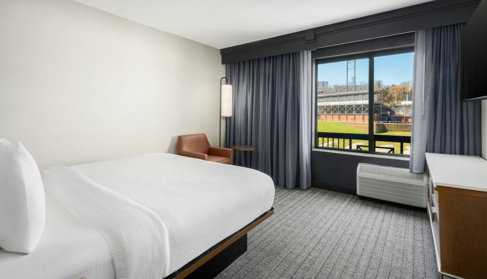 Room - Courtyard by Marriott Chattanooga Downtown