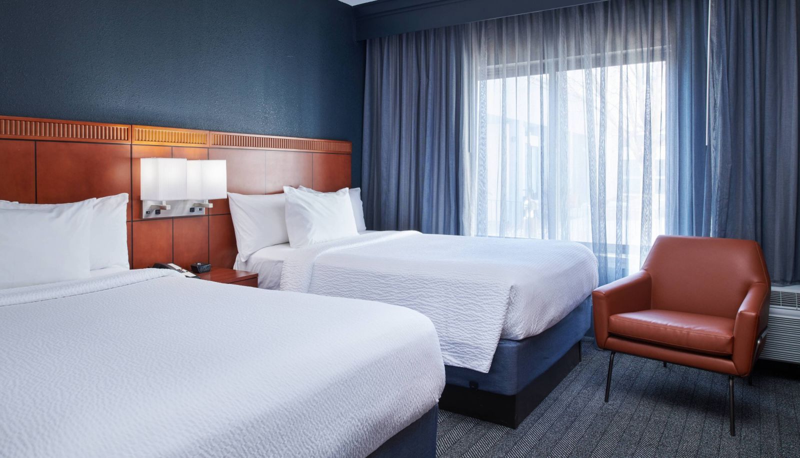 Room - Courtyard by Marriott Chicago Highland Park Northbrook