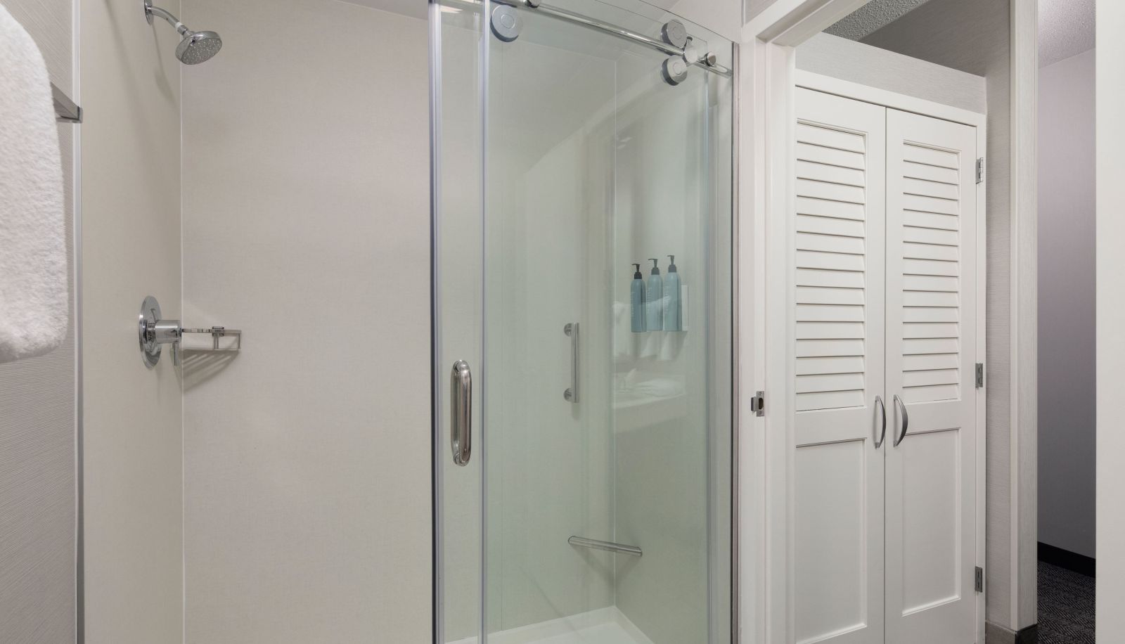 Room - Courtyard by Marriott Chicago Waukegan Gurnee