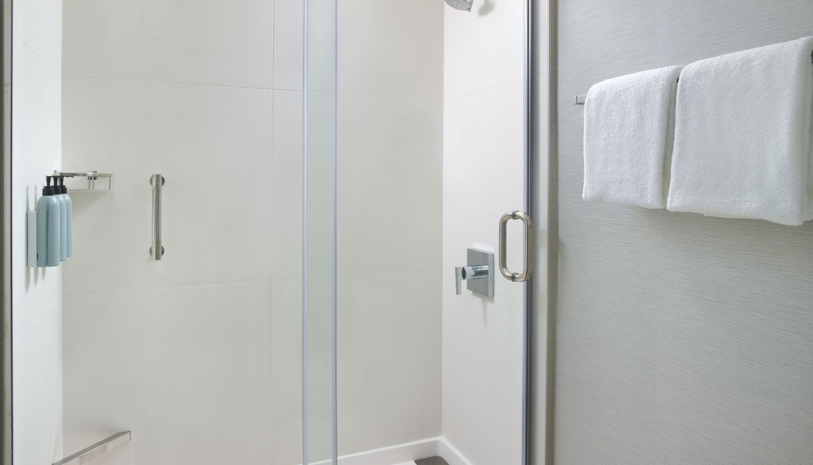 Zimmer - Courtyard by Marriott Charlottesville North