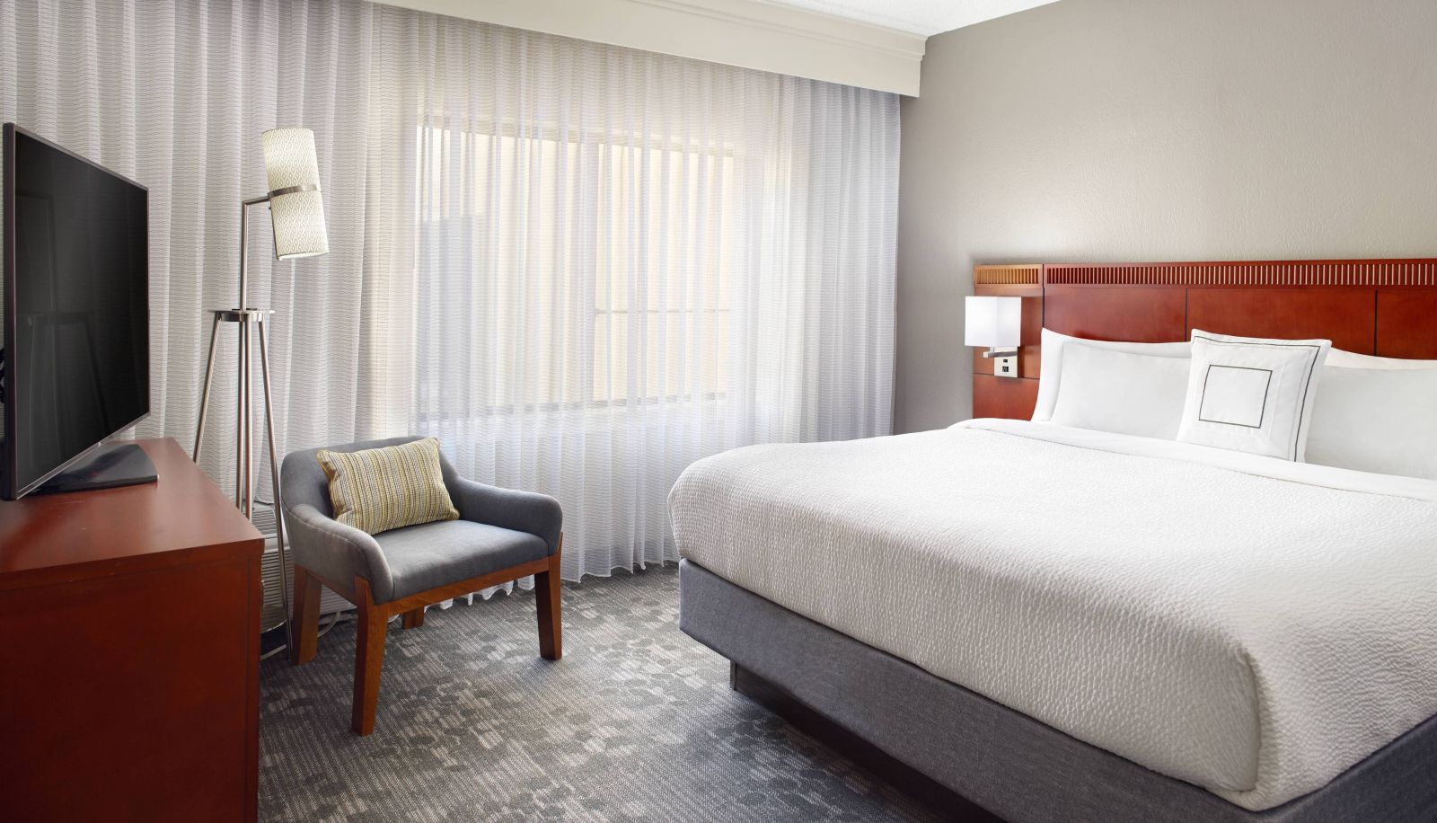 Zimmer - Courtyard by Marriott Charlotte SouthPark