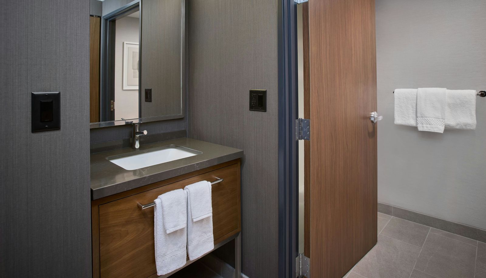 Room - Courtyard by Marriott Wausau