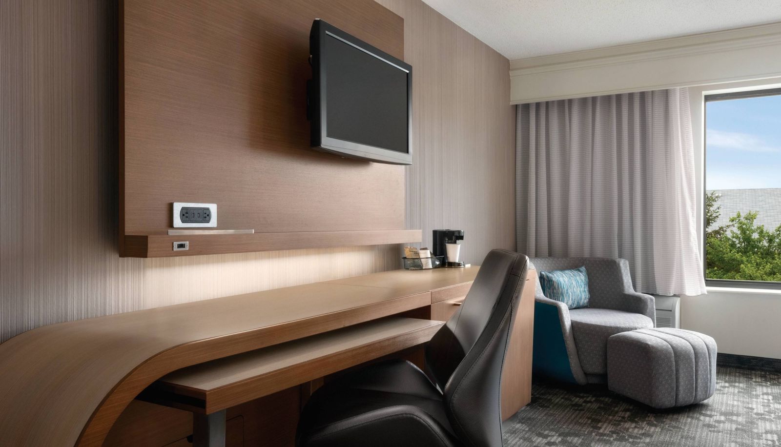 Room - Courtyard by Marriott Dayton North