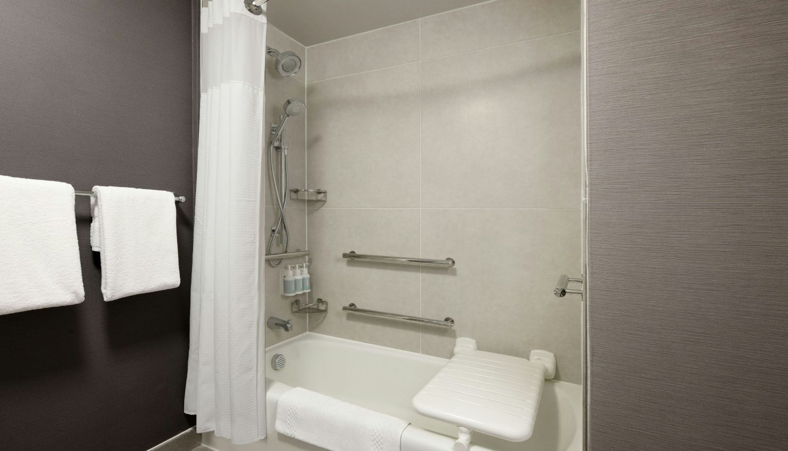 Zimmer - Courtyard by Marriott Detroit Troy