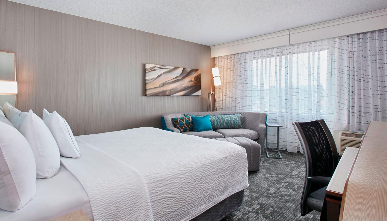 Room - Courtyard by Marriott Detroit Pontiac Auburn Hills