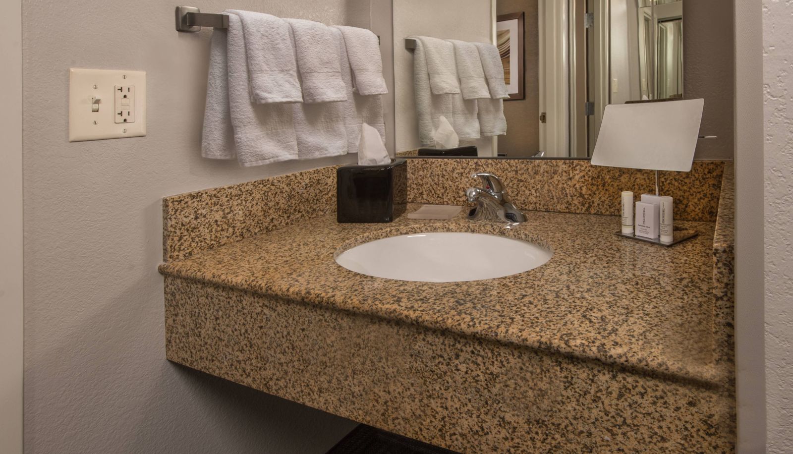 Zimmer - Courtyard by Marriott Dulles Town Center