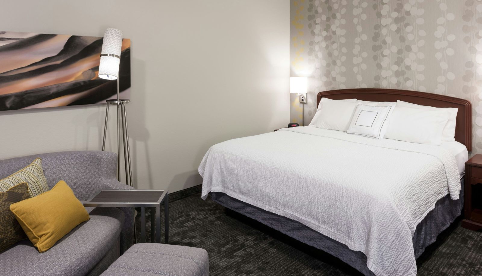 Room - Courtyard by Marriott Wichita East