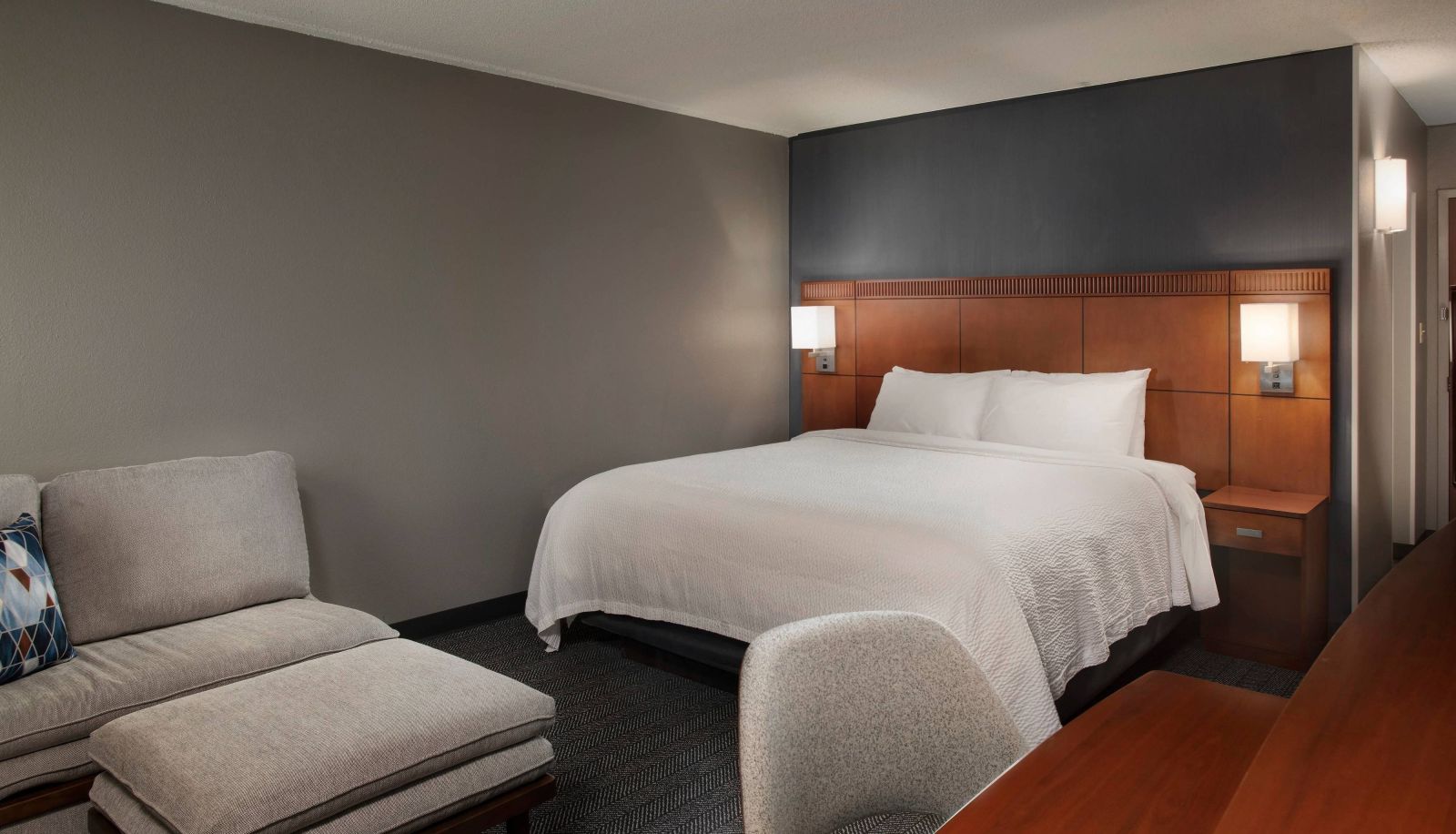 Zimmer - Courtyard by Marriott Winston-Salem University