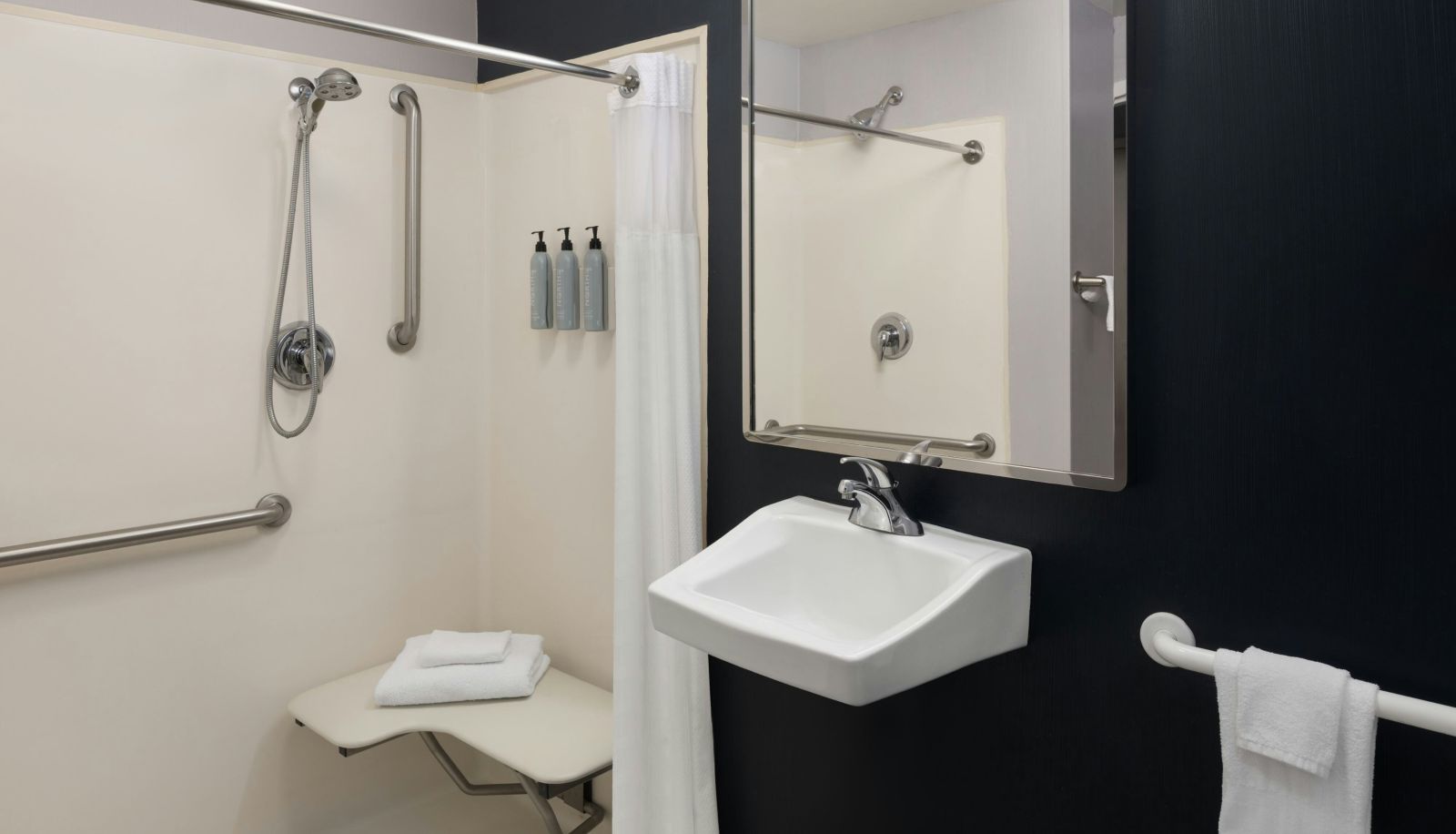 Zimmer - Courtyard by Marriott Long Island MacArthur Airport