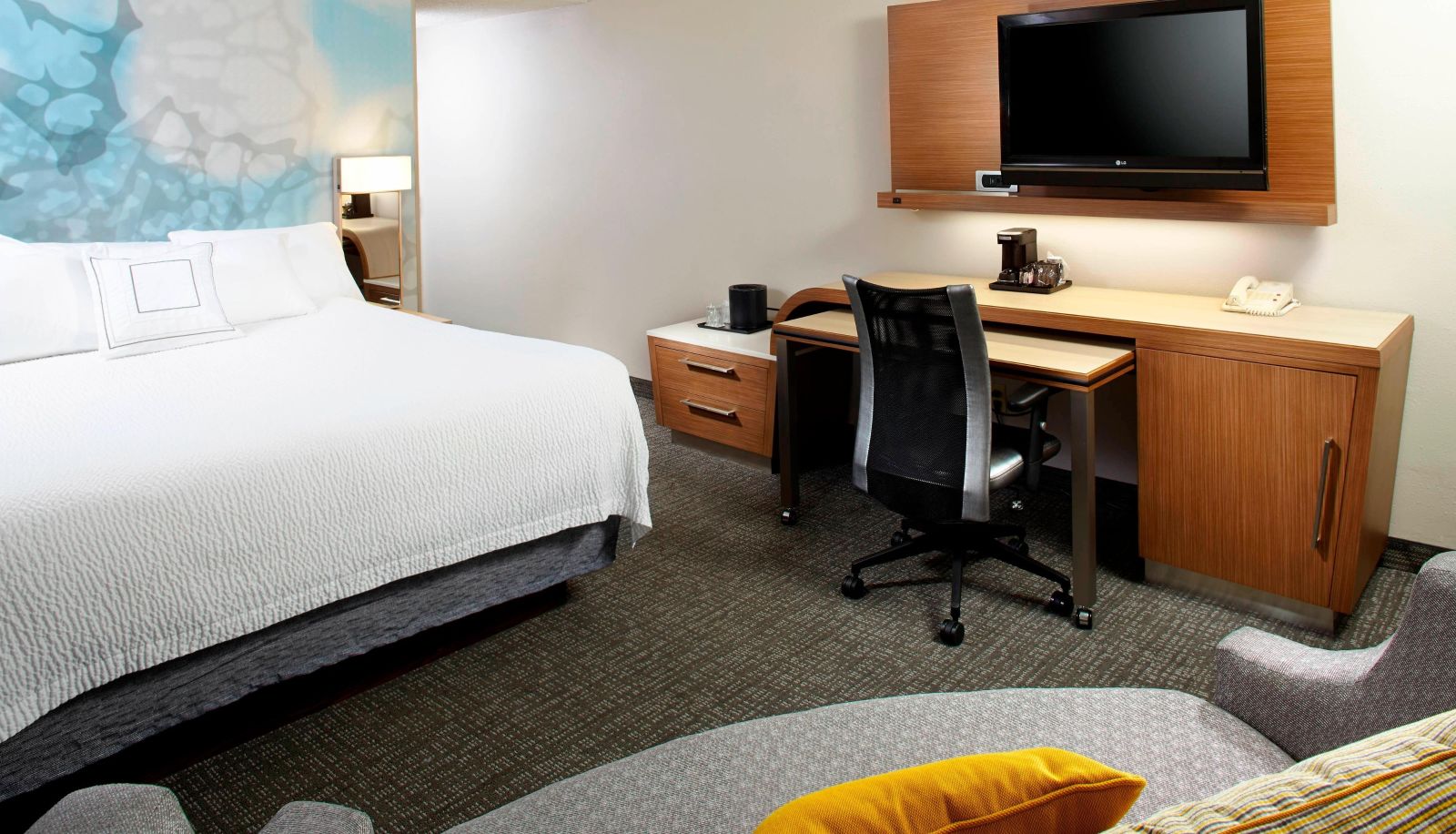 Zimmer - Courtyard by Marriott Lansing