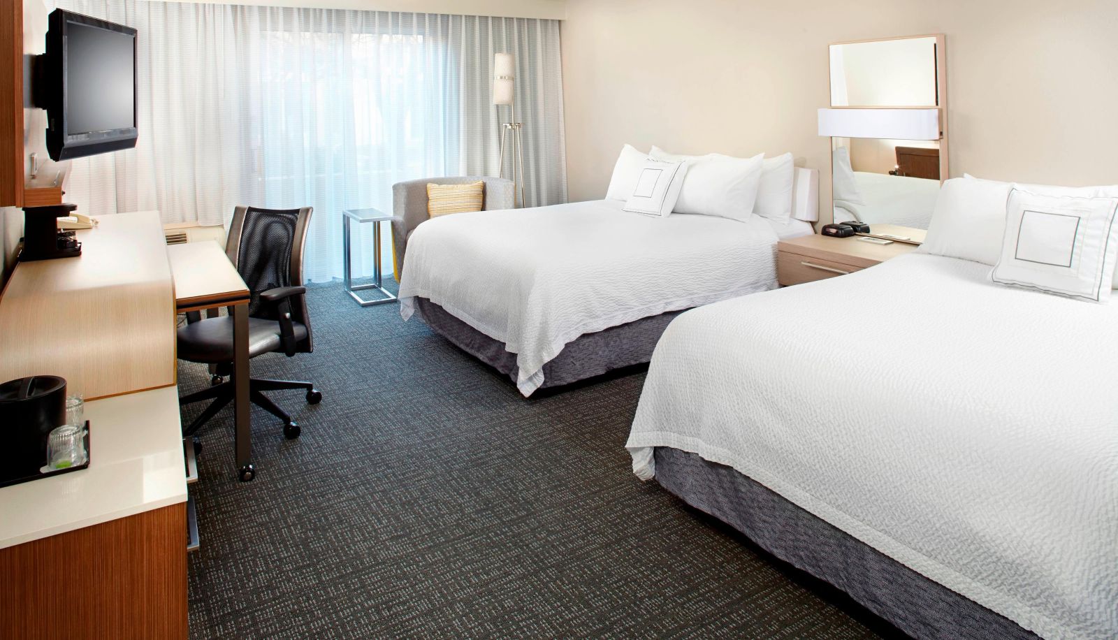 Zimmer - Courtyard by Marriott Lansing