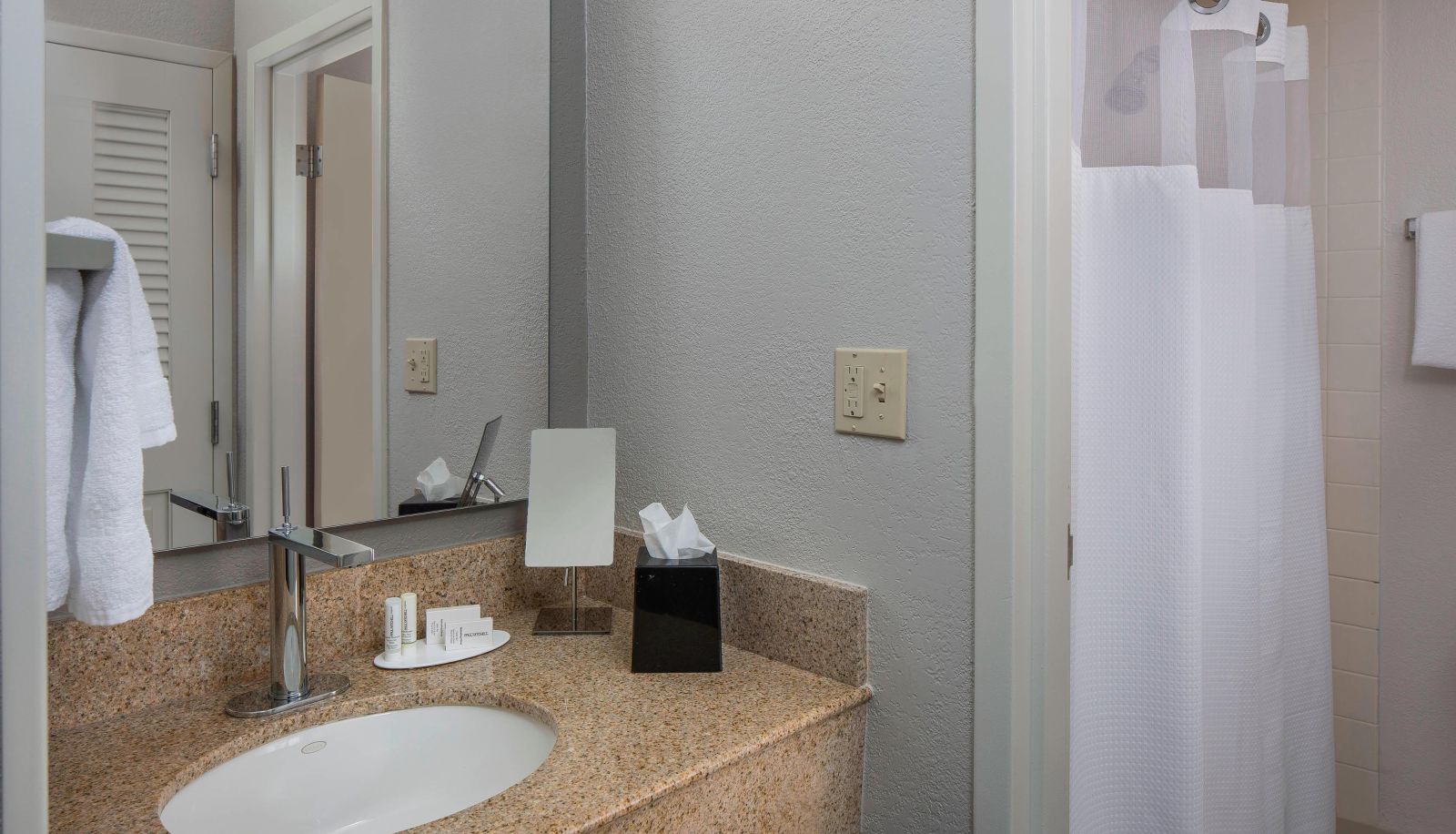 Zimmer - Courtyard by Marriott Orlando International Drive Convention Center