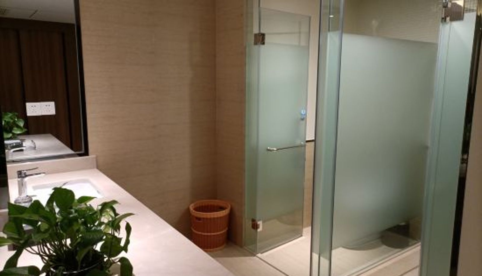 Camera business - Dapeng Zhongzhou International Hotel