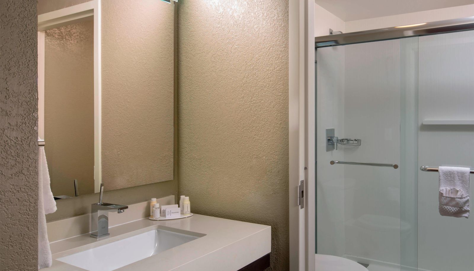 Zimmer - Courtyard by Marriott Miami Beach South Beach
