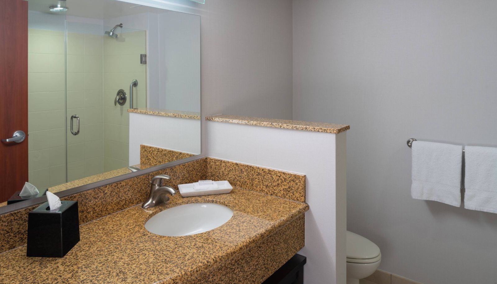 Camera - Courtyard by Marriott Miami Airport