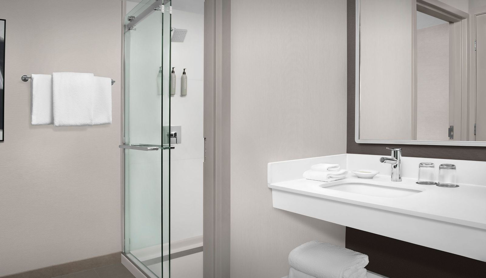 Room - Courtyard by Marriott Portland Tigard