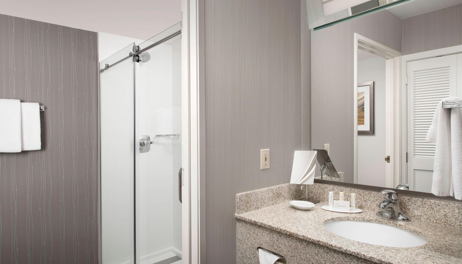 Zimmer - Courtyard by Marriott Portland Hillsboro