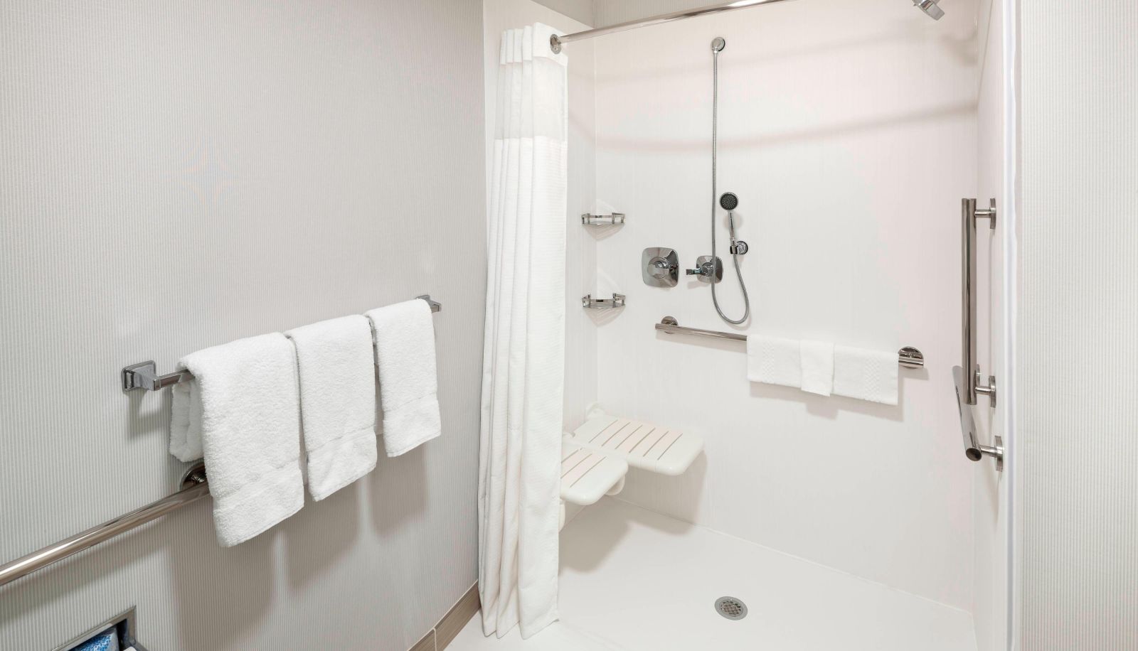 Zimmer - Courtyard by Marriott Pensacola