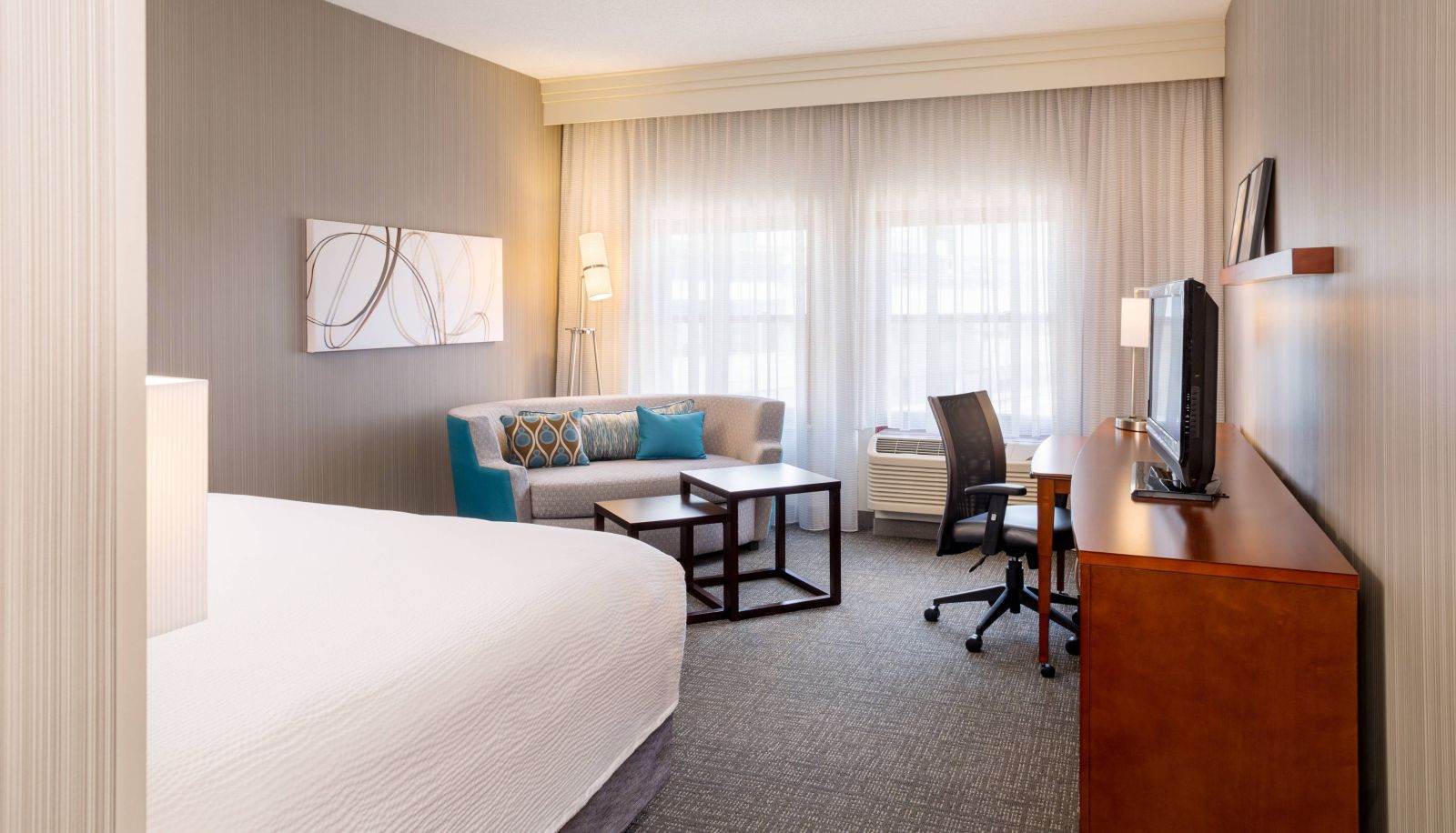 Room - Courtyard by Marriott Providence Downtown