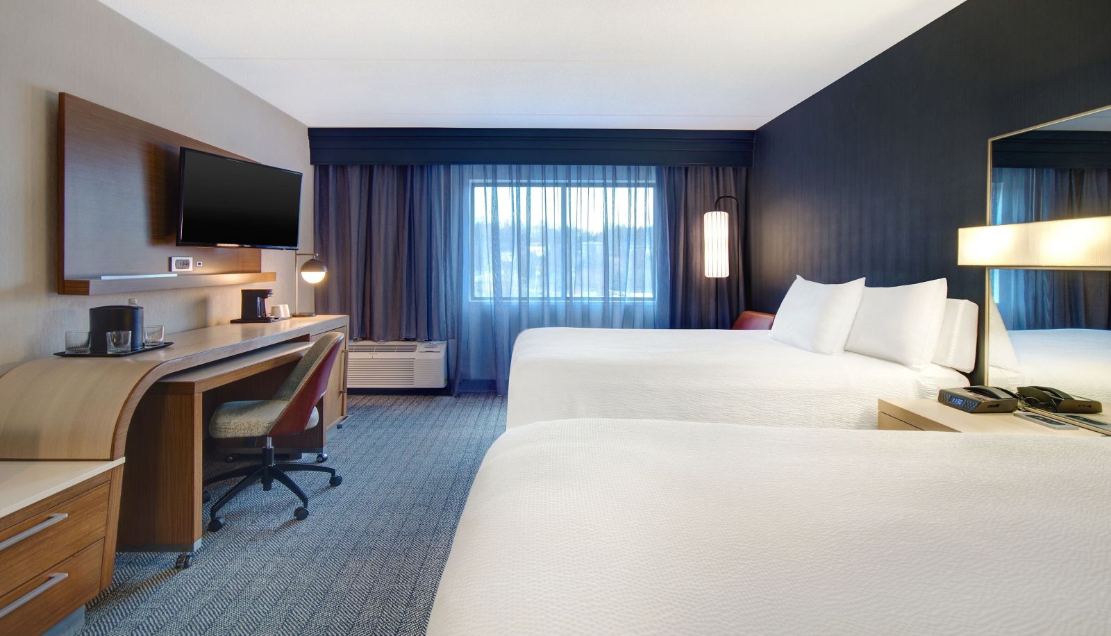 Room - Courtyard by Marriott State College