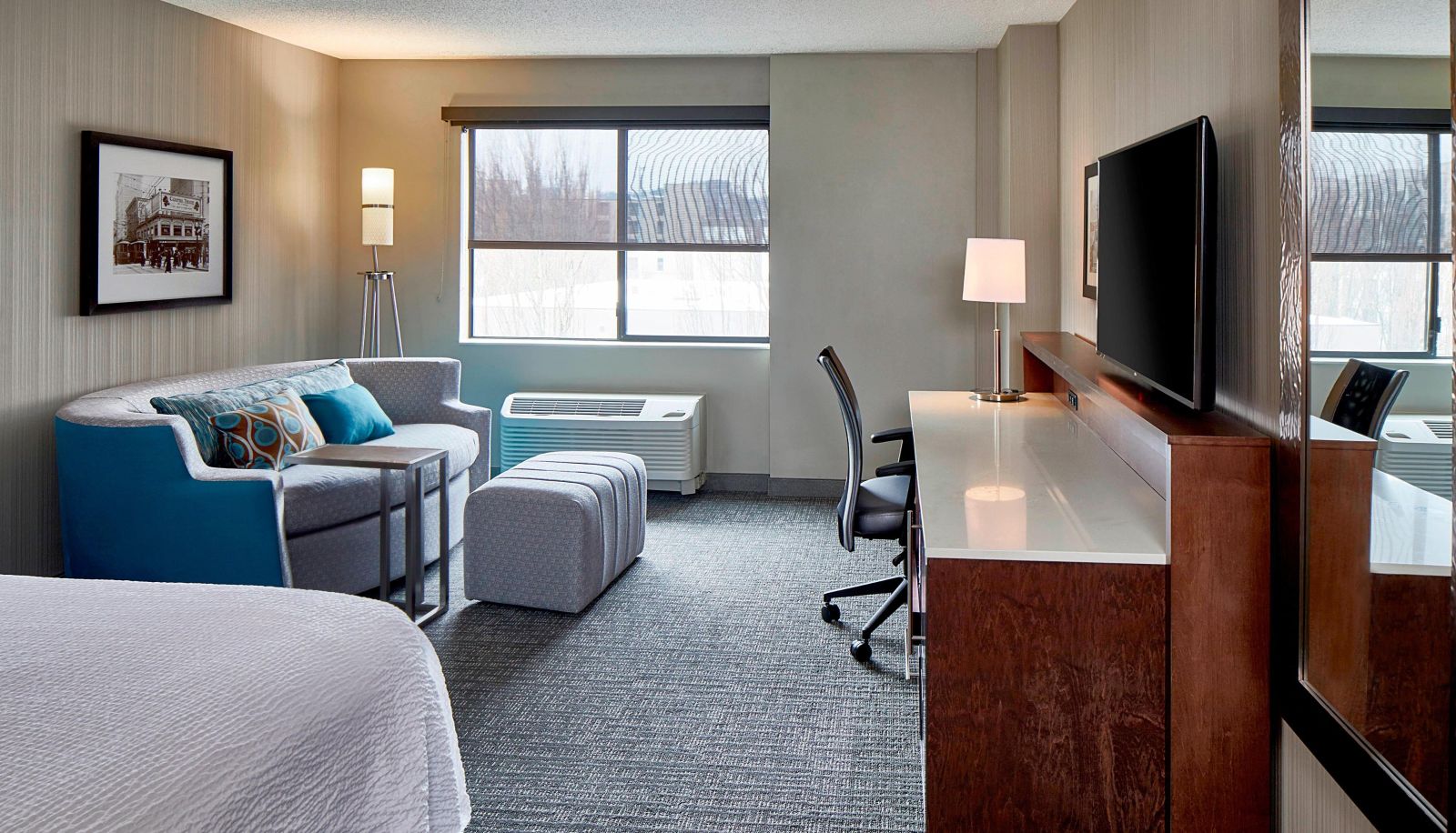 Room - Courtyard by Marriott Seattle Sea-Tac Area