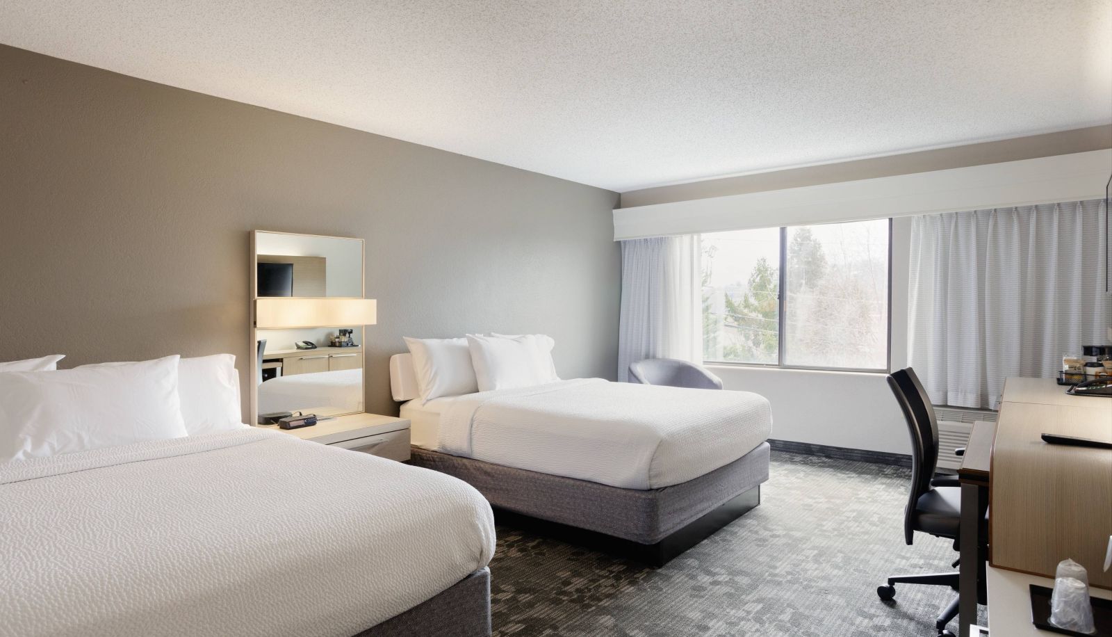 Zimmer - Courtyard by Marriott Harrisonburg