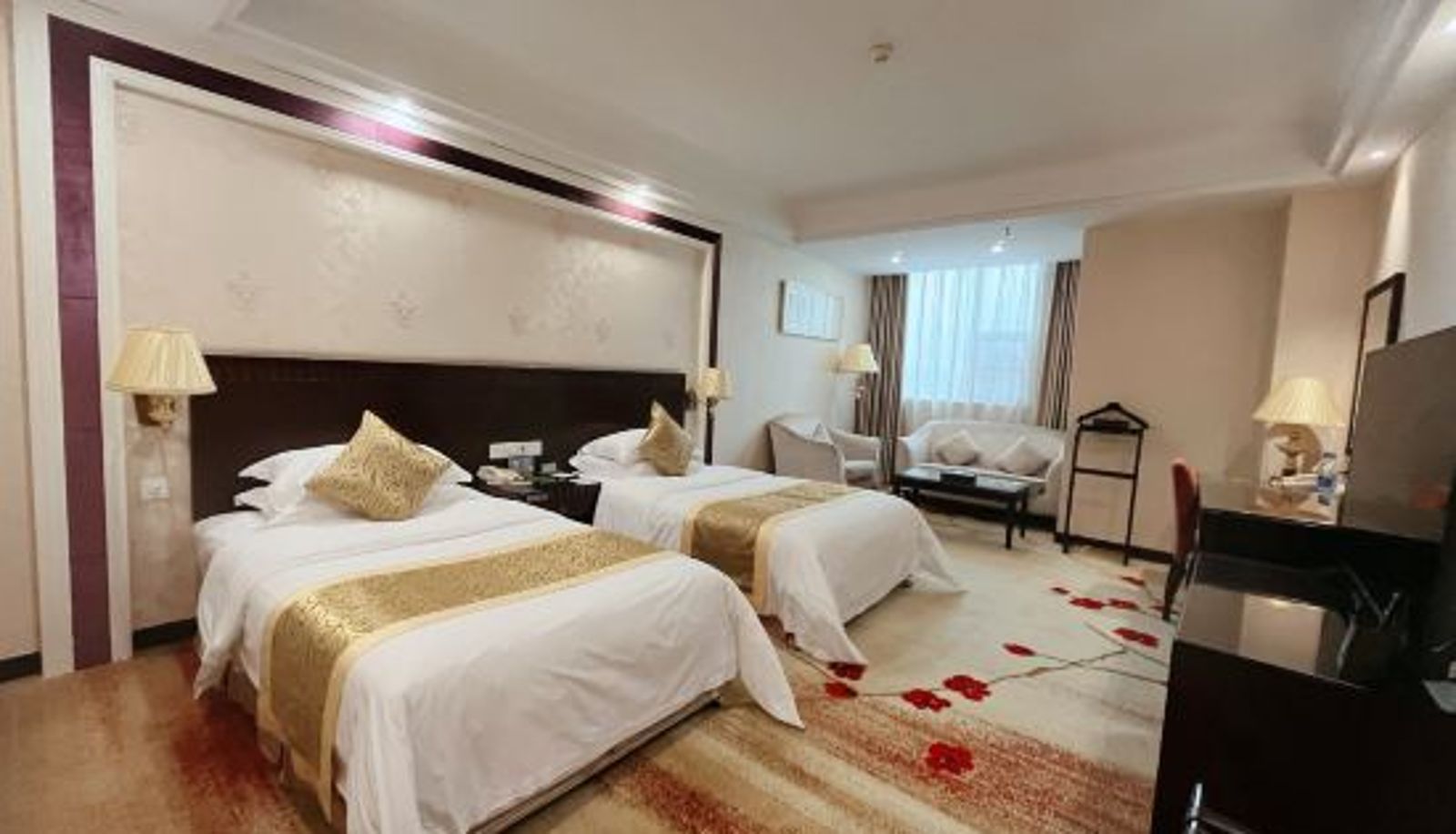 Camera - Honor International Hotel