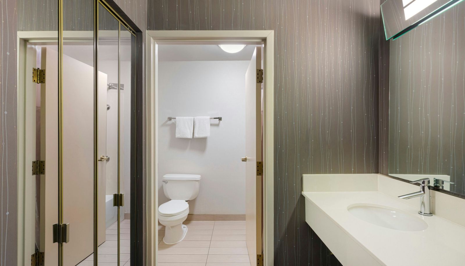 Zimmer - Courtyard by Marriott St Louis Airport Earth City