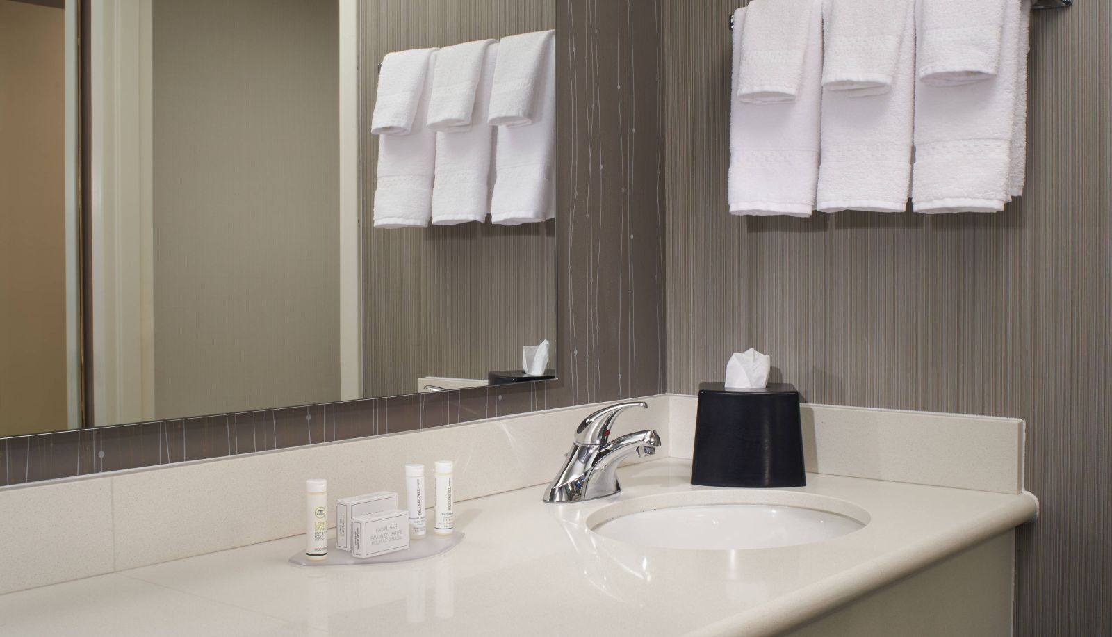 Zimmer - Courtyard by Marriott Toledo Maumee Arrowhead