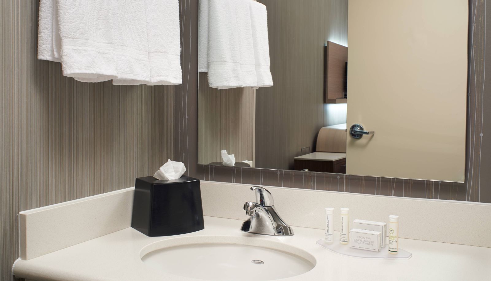 Room - Courtyard by Marriott Toledo Maumee Arrowhead
