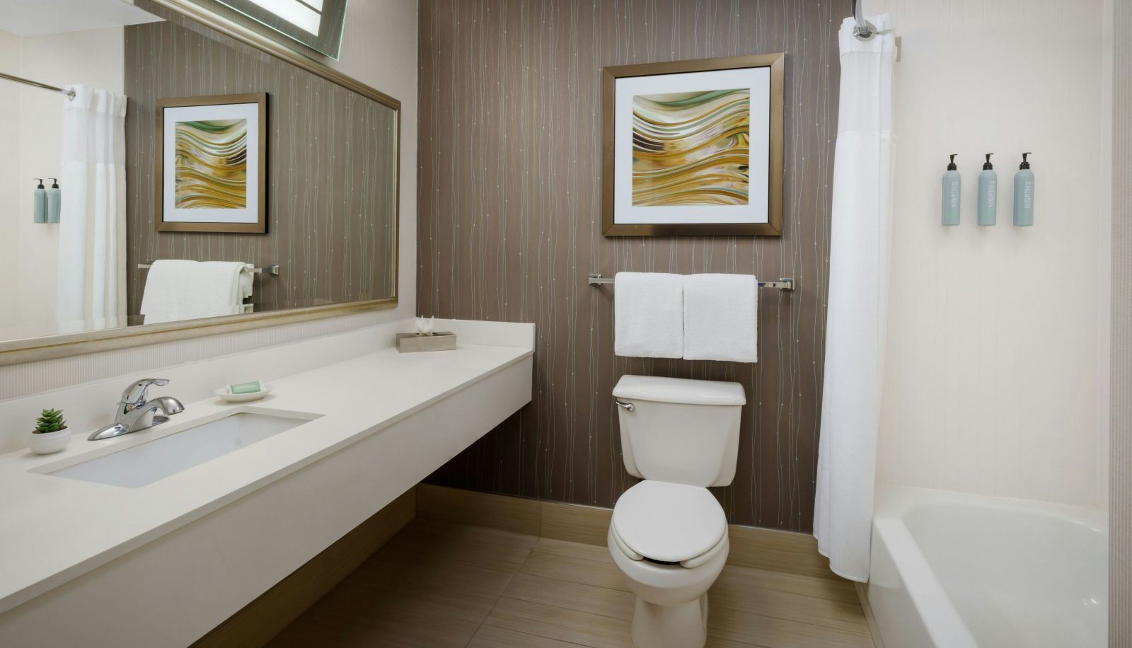 Zimmer - Courtyard by Marriott Palmdale