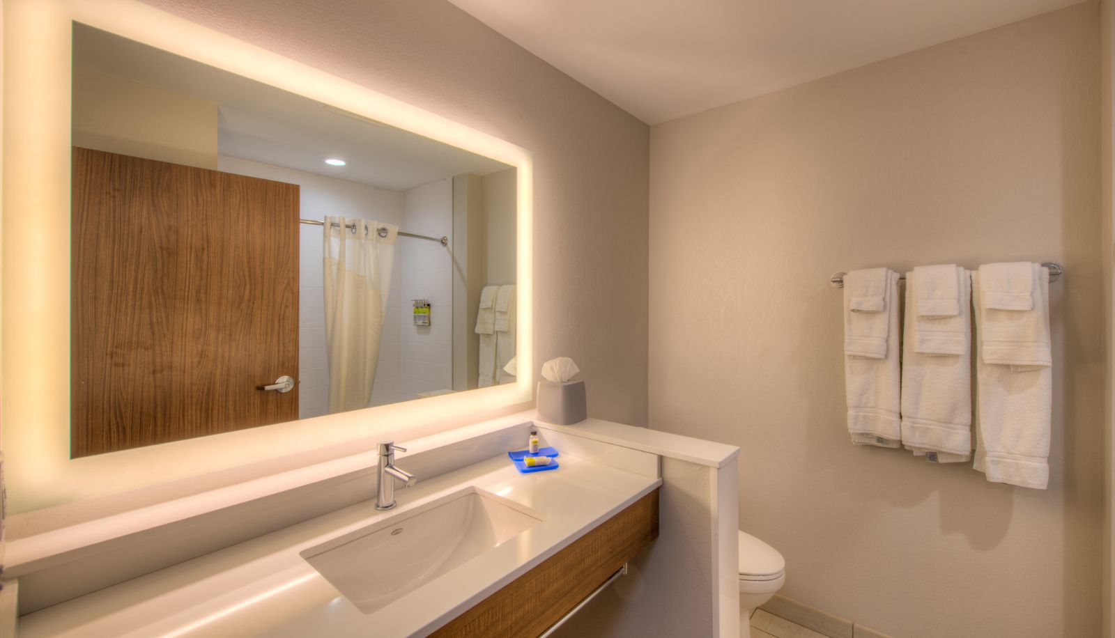 Info - Holiday Inn Express & Suites REMINGTON by IHG