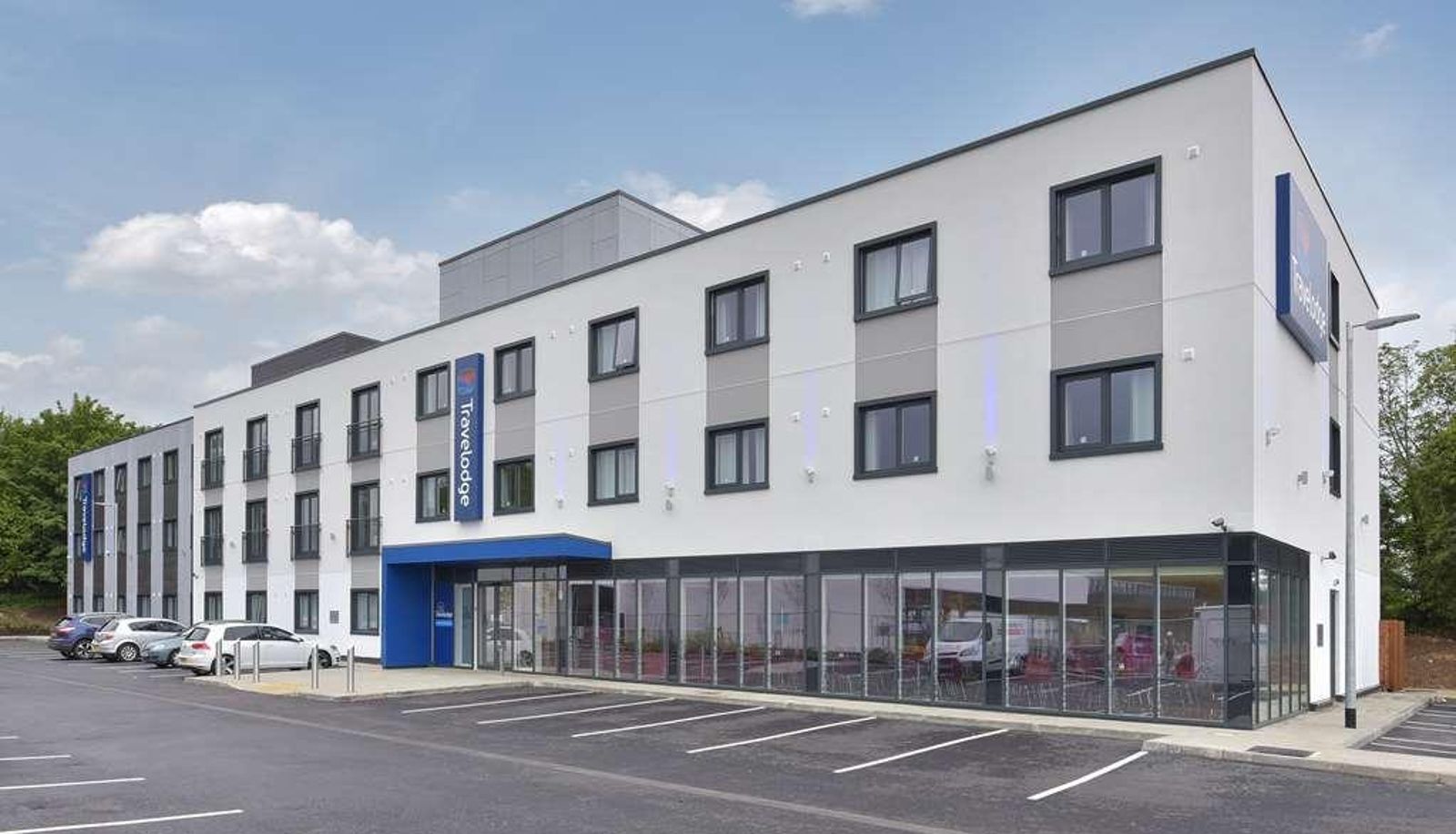 Widok na zewnątrz - TRAVELODGE LETCHWORTH GARDEN CITY