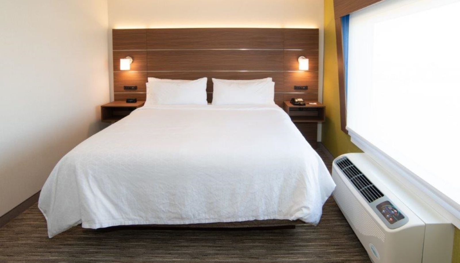 Room - Holiday Inn Express & Suites NORTH BATTLEFORD by IHG