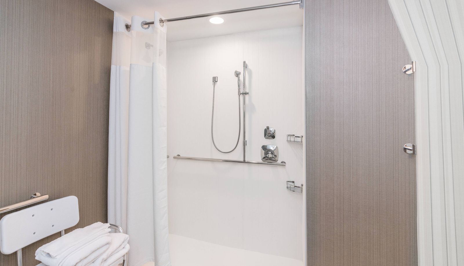 Zimmer - Courtyard by Marriott West Springfield