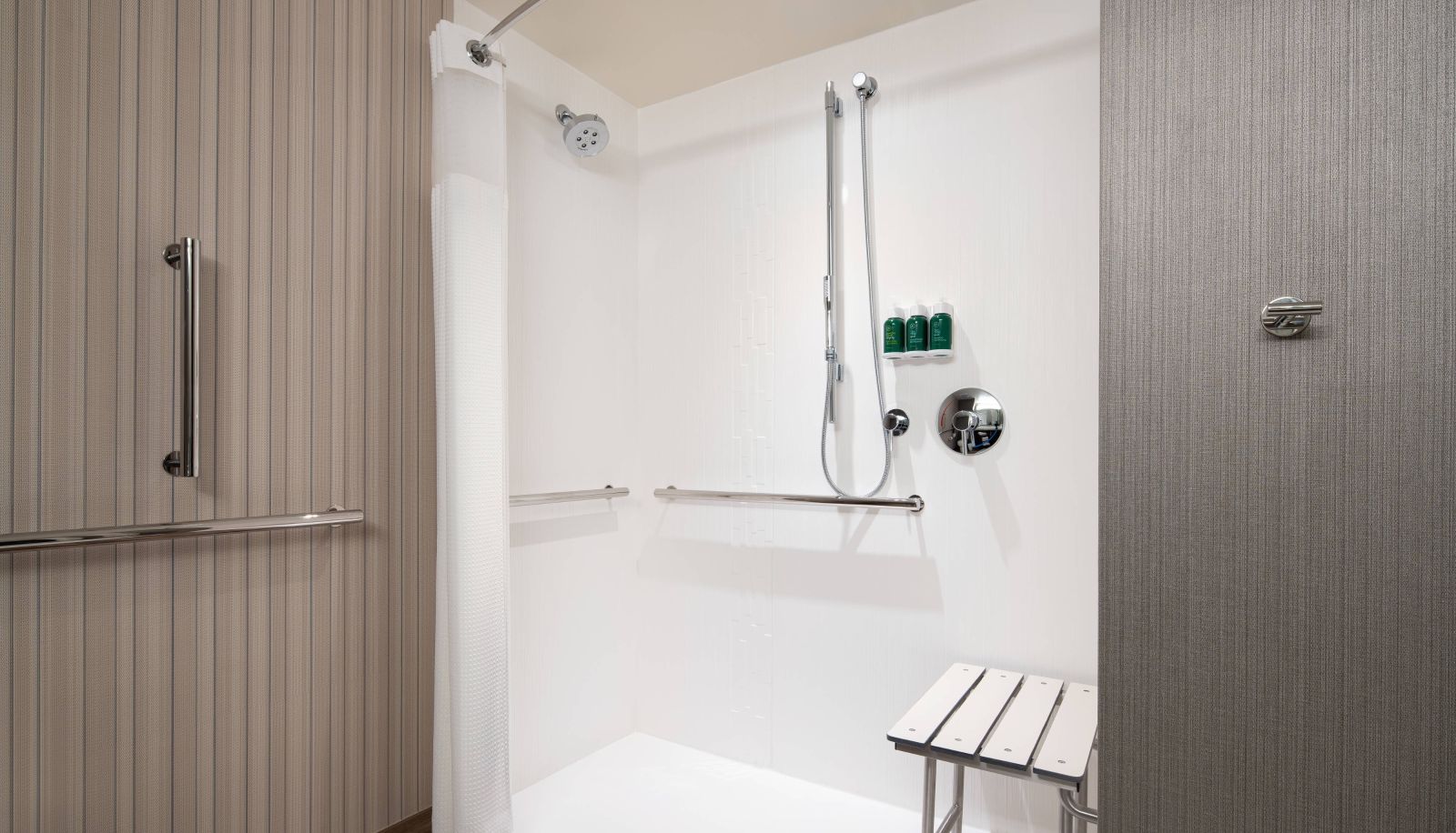 Room - Courtyard by Marriott Loveland Fort Collins