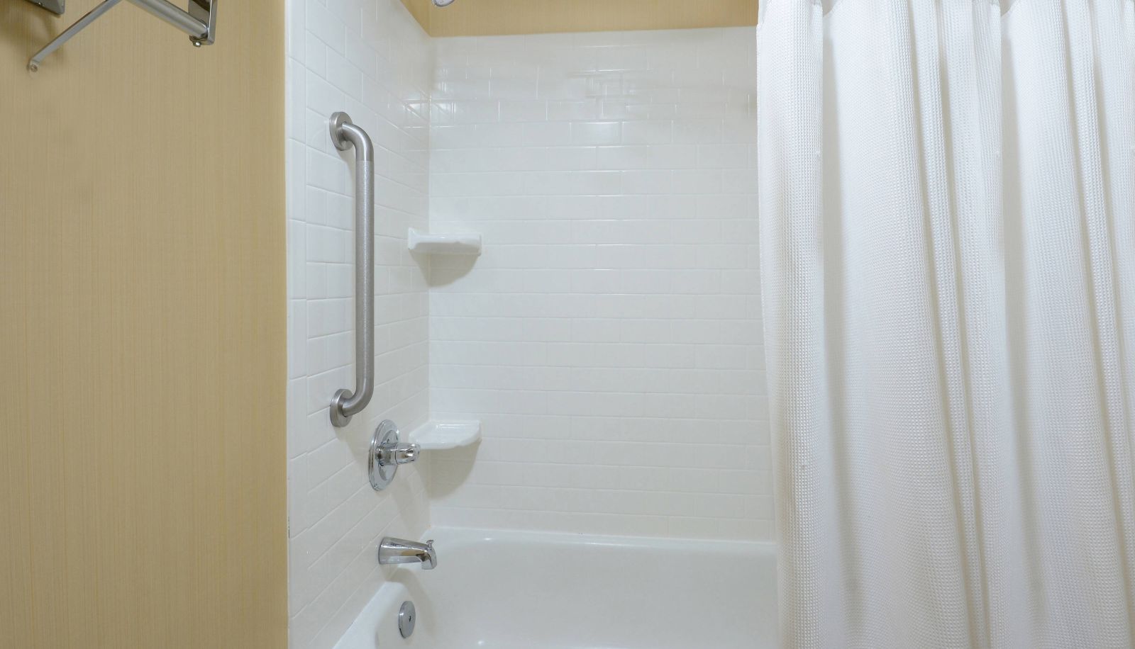 Camera - Fairfield Inn and Suites by Marriott Charlottesville North