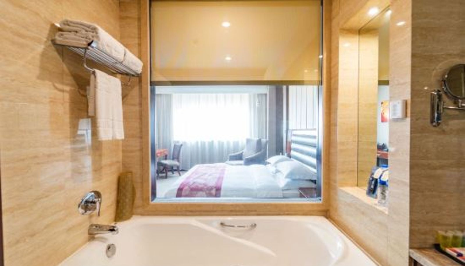Camera - Lihua International Hotel