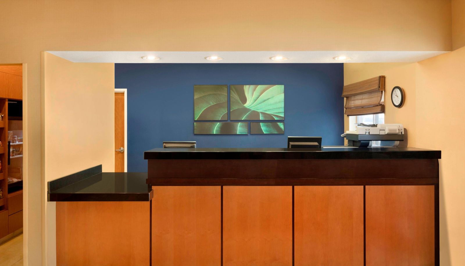Hall - Fairfield Inn and Suites by Marriott Champaign