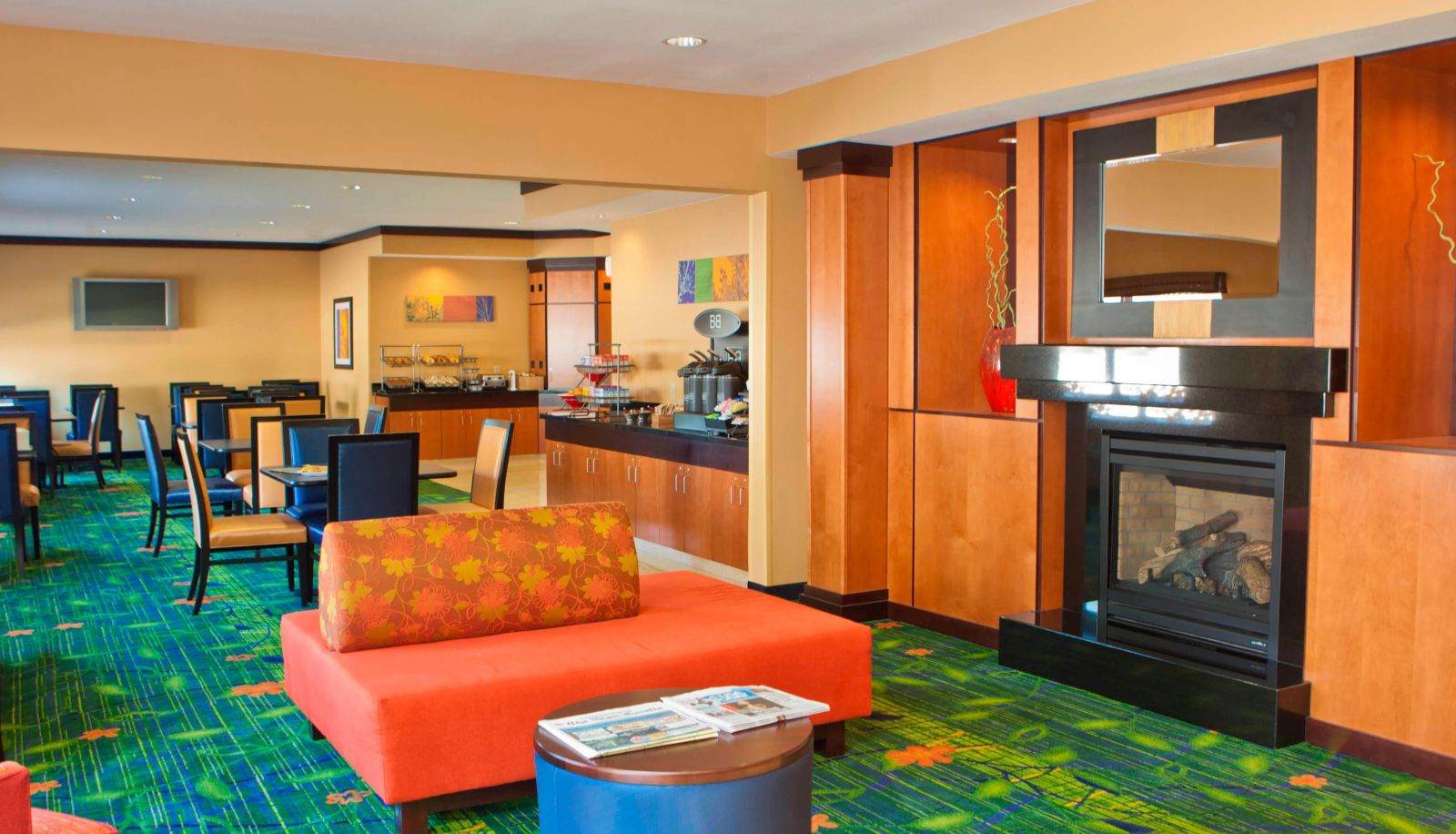 Hall - Fairfield Inn and Suites by Marriott Champaign